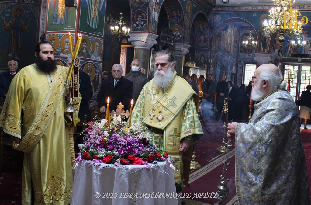 Κυριακή της Σταυροπροσκυνήσεως στην Μητρόπολη Άρτης