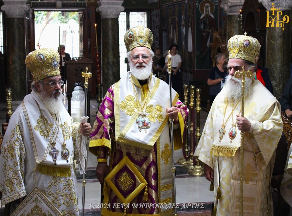 Τρισαρχιερατική Θεία Λειτουργία στην Μητρόπολη Άρτης