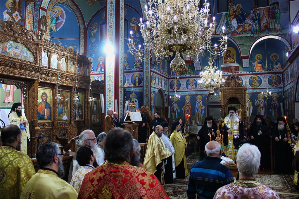 Άρτα: Πολυαρχιερατικός Πανηγυρικός Εσπερινός Οσίου Μαξίμου του Γραικού