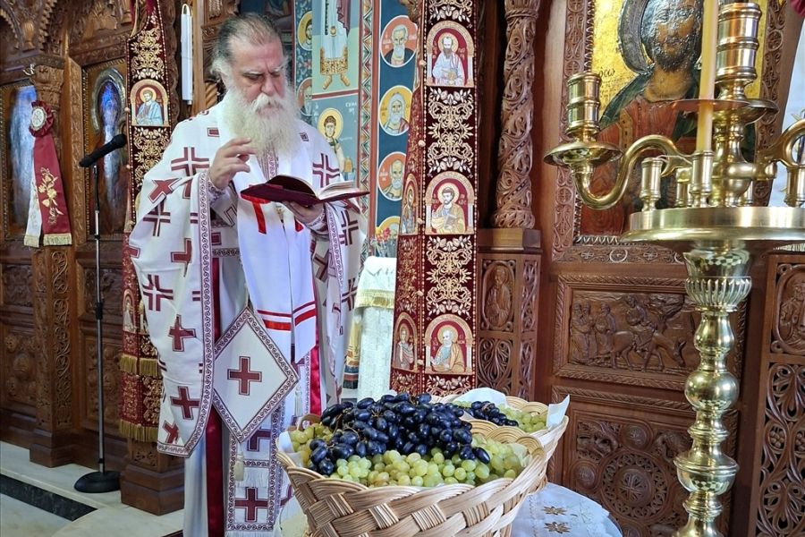 Μητροπολίτης Άρτης: «Να μας οδηγεί το φως του Χριστού»